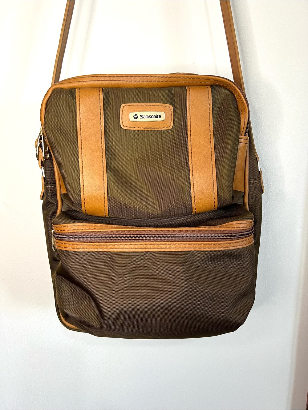 Vintage Samsonite Brown and Tan Vertical Messenger Crossbody Travel Bag